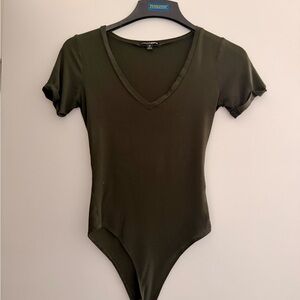 Fashion Nova V-Neck body suit 2 pack